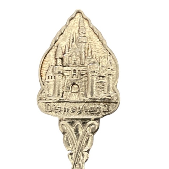 VINTAGE➕Disneyland Castle Souvenir Spoon - Picture 2 of 4